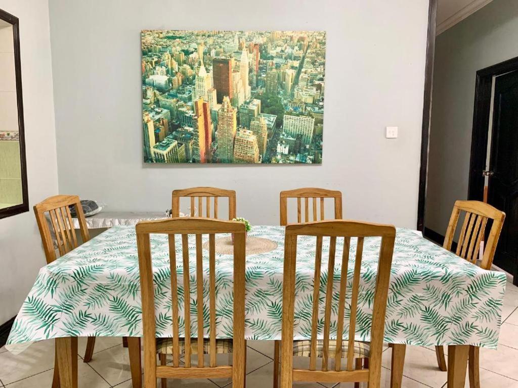Marina Court Vacation Home 3 Bedrooms - Kota Kinabalu Buitenkant foto