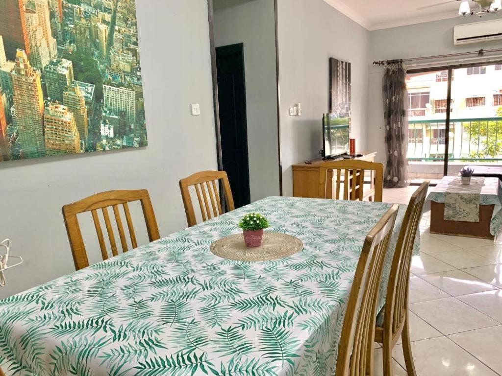 Marina Court Vacation Home 3 Bedrooms - Kota Kinabalu Buitenkant foto