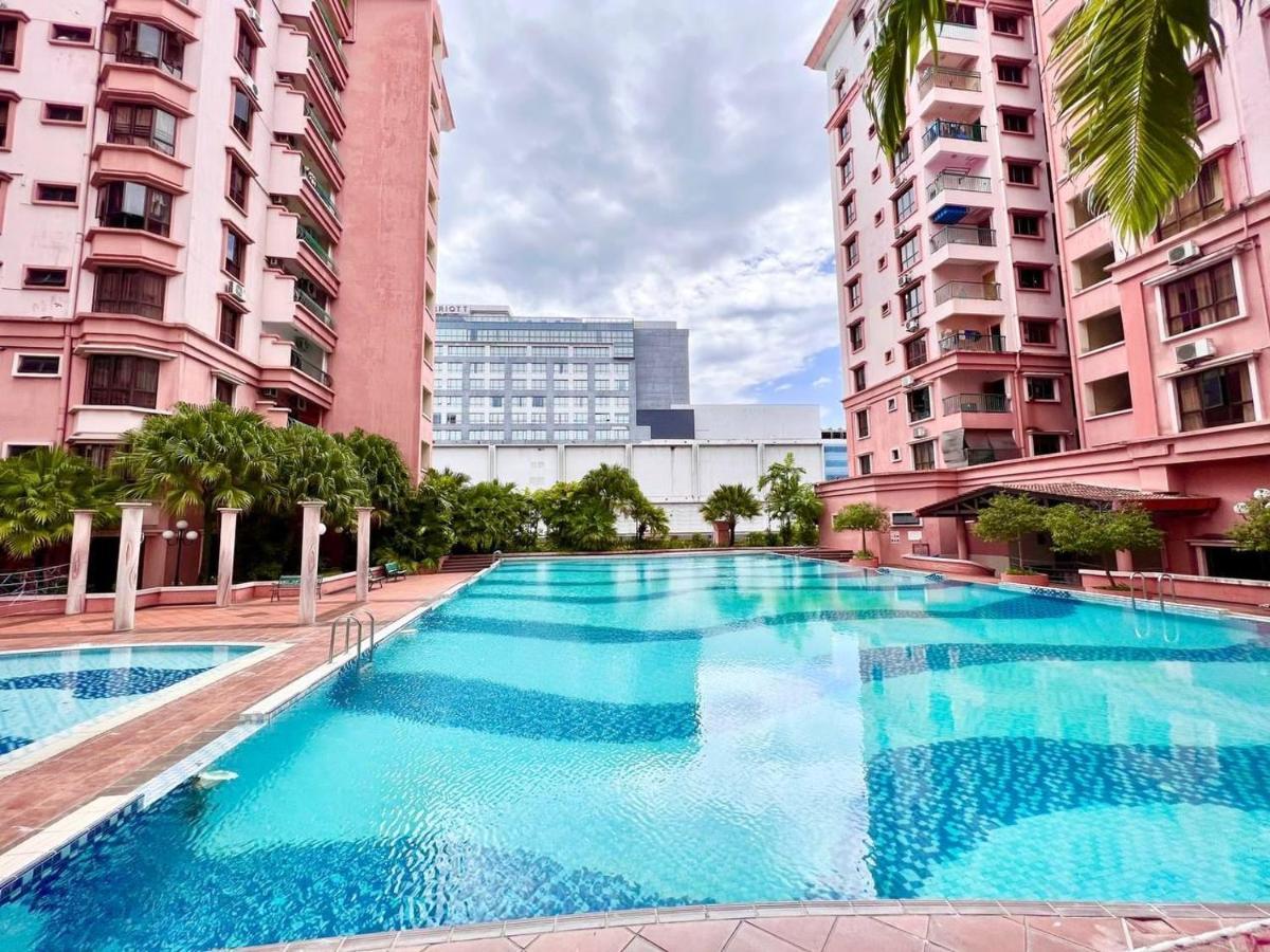 Marina Court Vacation Home 3 Bedrooms - Kota Kinabalu Buitenkant foto