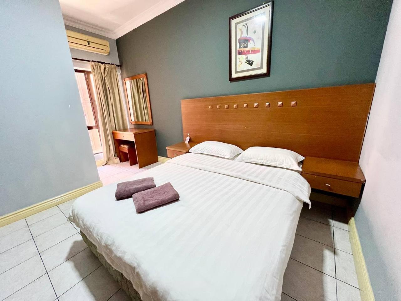 Marina Court Vacation Home 3 Bedrooms - Kota Kinabalu Buitenkant foto