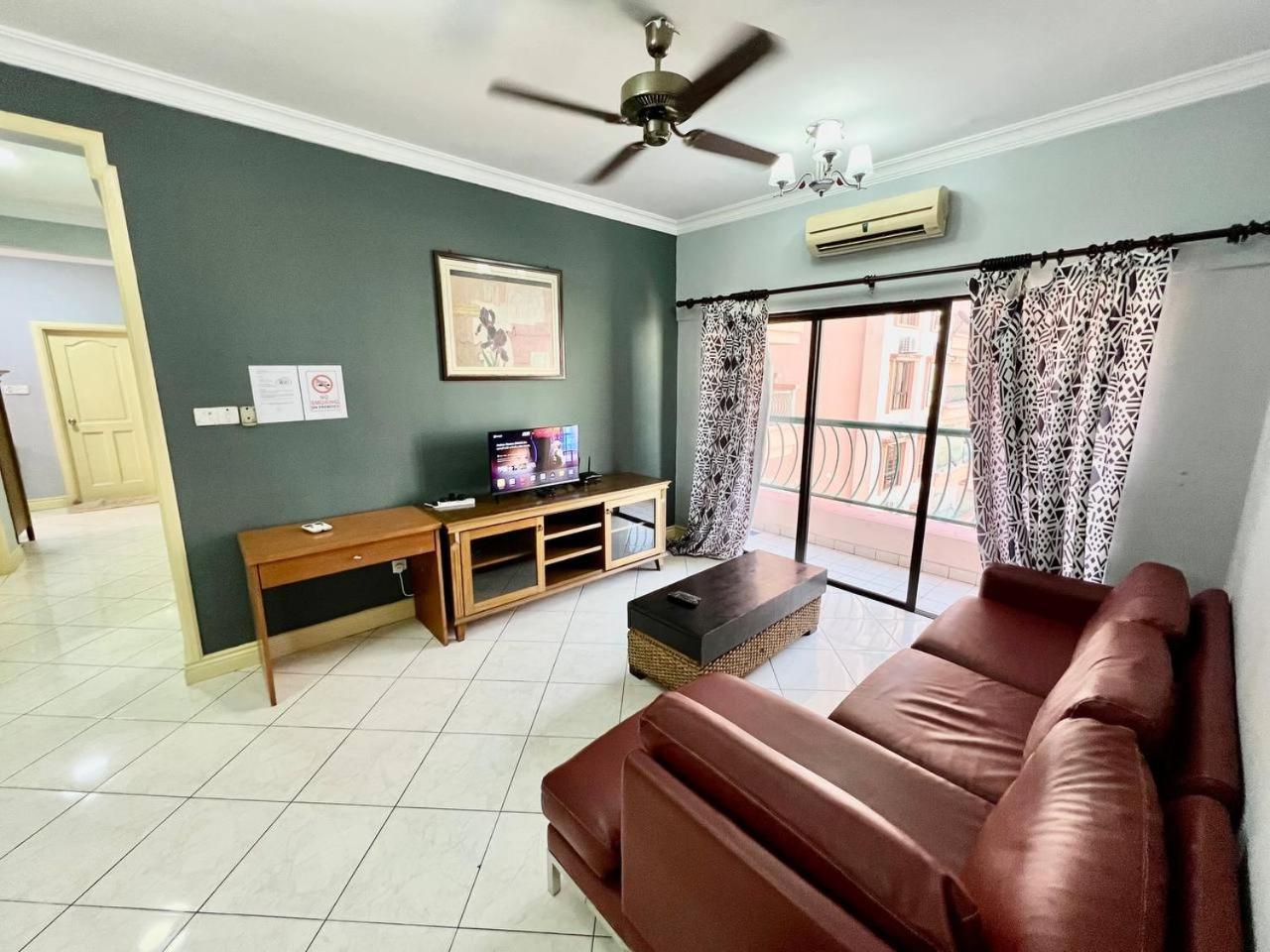 Marina Court Vacation Home 3 Bedrooms - Kota Kinabalu Buitenkant foto