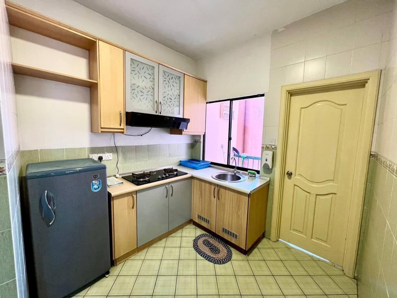 Marina Court Vacation Home 3 Bedrooms - Kota Kinabalu Buitenkant foto