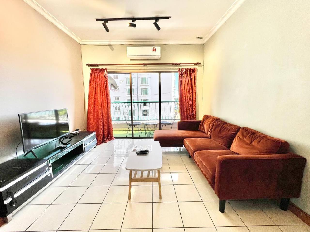 Marina Court Vacation Home 3 Bedrooms - Kota Kinabalu Buitenkant foto