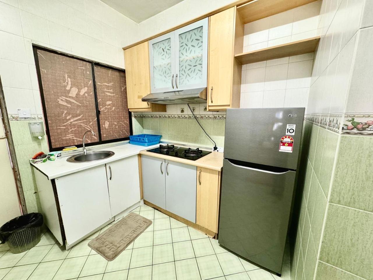 Marina Court Vacation Home 3 Bedrooms - Kota Kinabalu Buitenkant foto